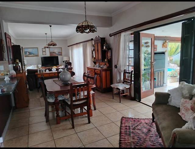 4 BEDROOM HOUSE FOR SALE IN AMBERFIELD MANOR